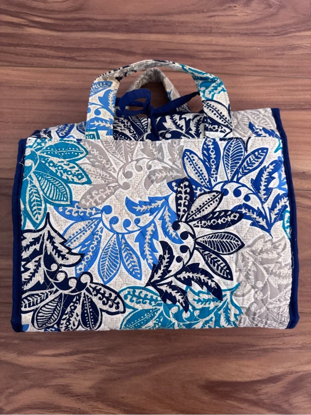 Vera Bradley Hanging Travel Organizer Quilted Toiletry Bag Blue Green Floral